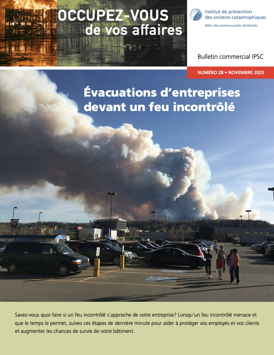 Évacuations d’entreprises devant un feu incontrôlé thumbnail